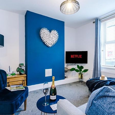 Spacious 2-Bed City-Centre Cottage In Chester By 53 Degrees Property - Ideal For Groups & Couples - Sleeps 6 Exterior foto